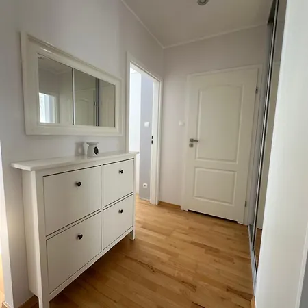 White&sunny Lägenhet