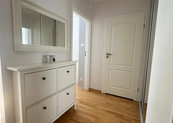 White&sunny Lägenhet